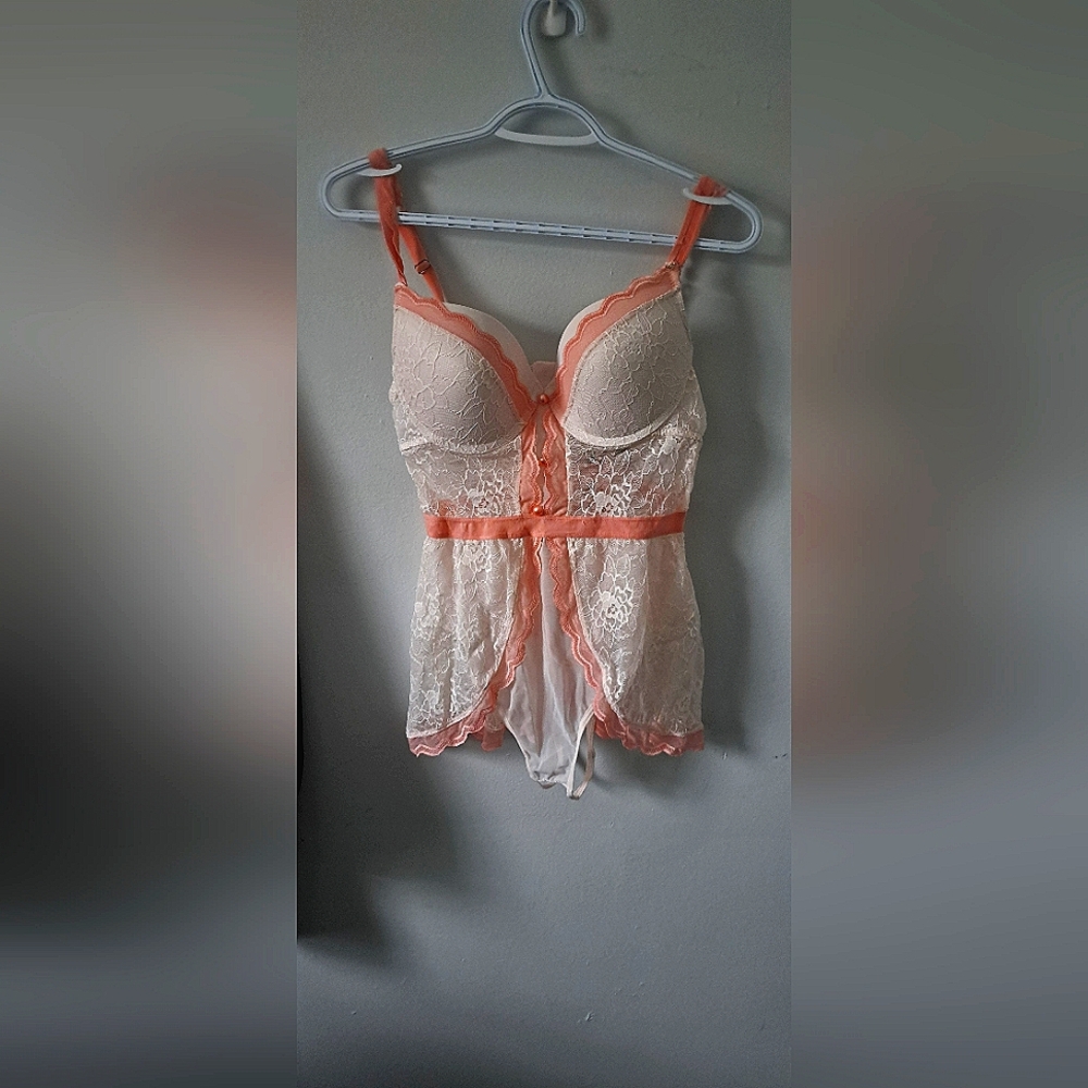 sexy set of lingerie never before worn size Large